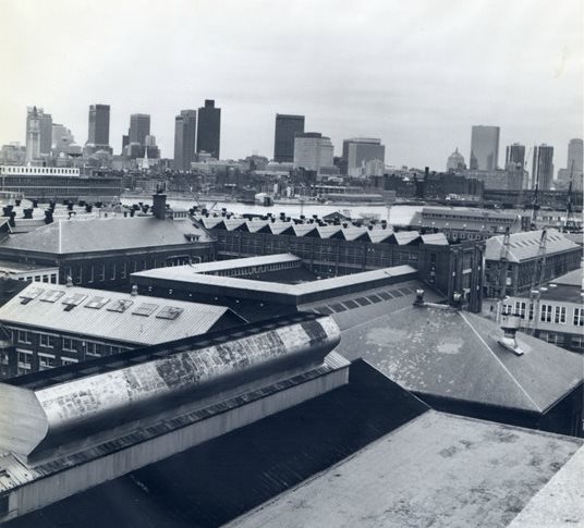 1974: Navy Yard decommissioned and conveyed to BRA